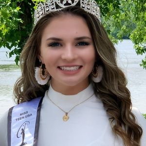 Meet your Posher, Allison